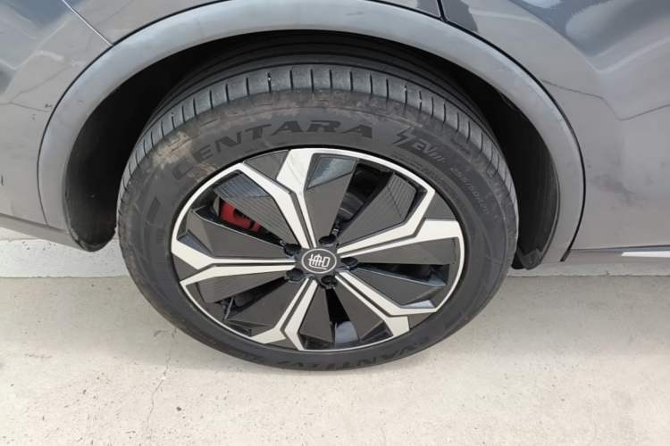 Used BYD Tang New Energy 2022 EV 730KM Luxury Model Right Rear Wheel Hub