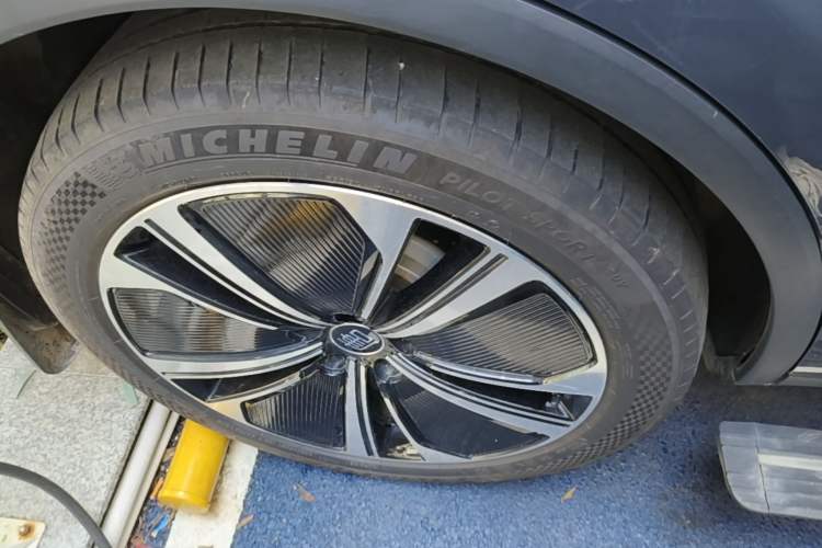 Used BYD Tang New Energy 2022 DM-p 215KM Four-Wheel Drive Flagship Model Right Rear Wheel Hub