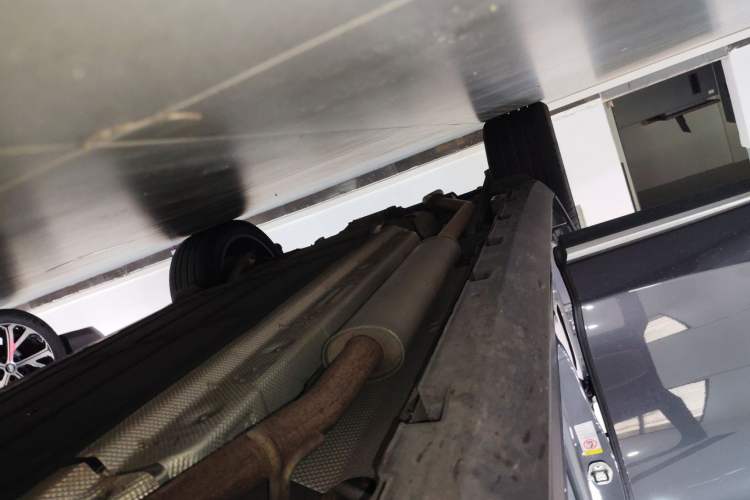 Used BYD Tang New Energy 2022 DM-p 215 km All-Wheel-Drive Deluxe Model Right Side Sill