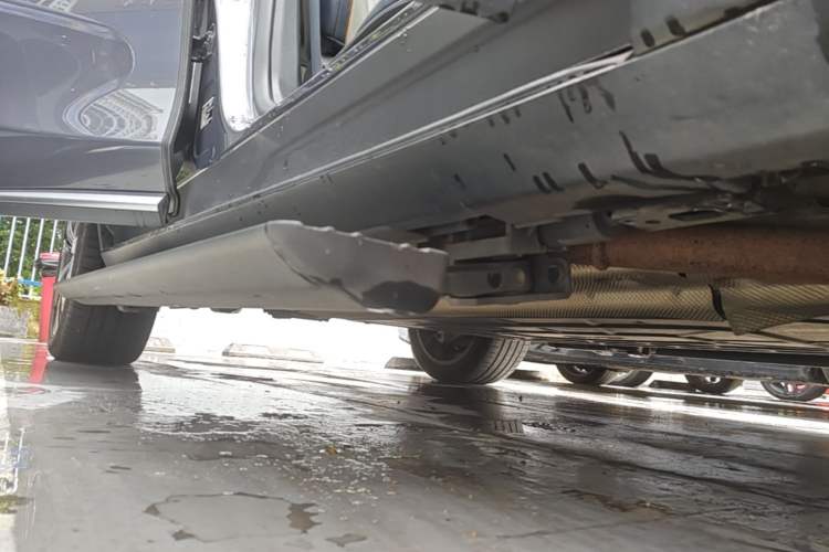 Used BYD Tang New Energy 2022 DM-p 215 km All-Wheel-Drive Deluxe Model Right Side Sill