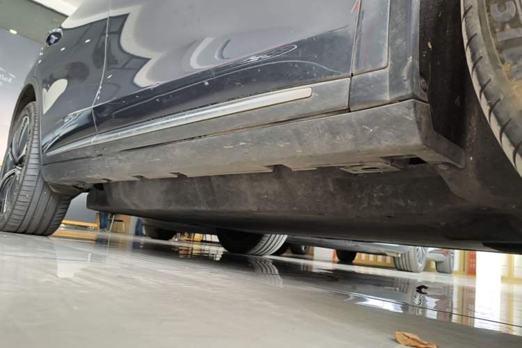Used BYD Tang New Energy 2022 EV 635 km All-Wheel-Drive Flagship Model Right Side Sill
