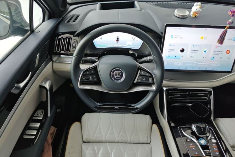 Used BYD Tang New Energy 2022 EV 730KM Luxury Model Steering Wheel