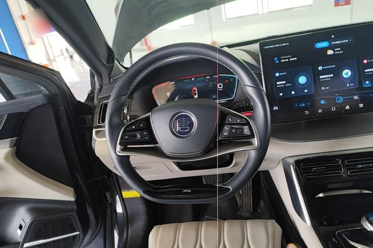 Used BYD Tang New Energy 2022 EV 730KM Luxury Model Steering Wheel