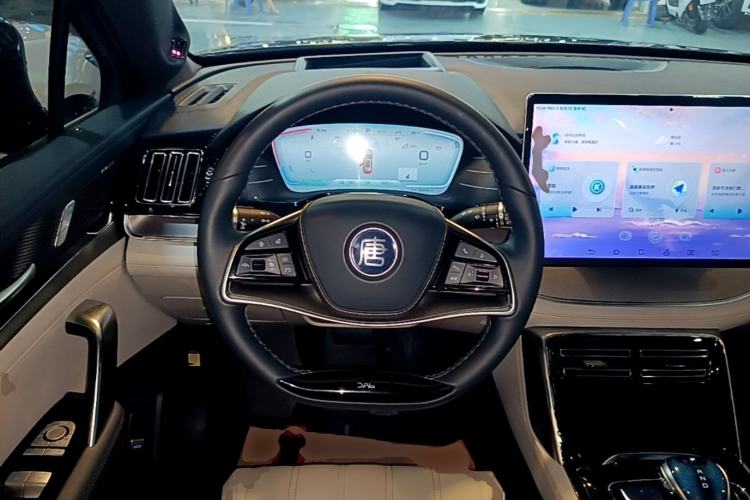 Used BYD Tang New Energy 2022 EV 635 km All-Wheel-Drive Flagship Model Steering Wheel