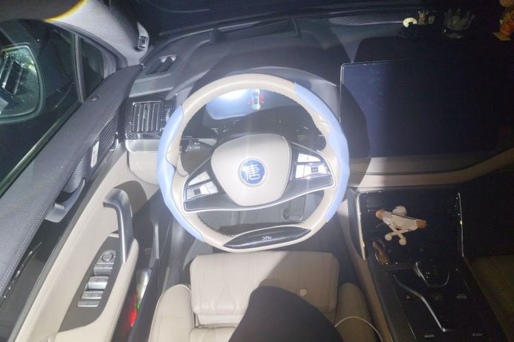 Used BYD Tang New Energy 2022 EV 730KM Luxury Model Steering Wheel