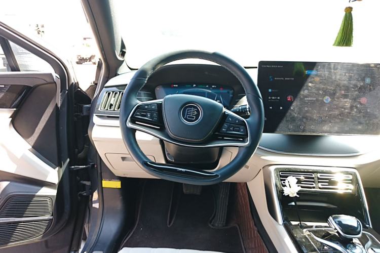 Used BYD Tang New Energy 2022 EV 635 km All-Wheel-Drive Flagship Model Steering Wheel