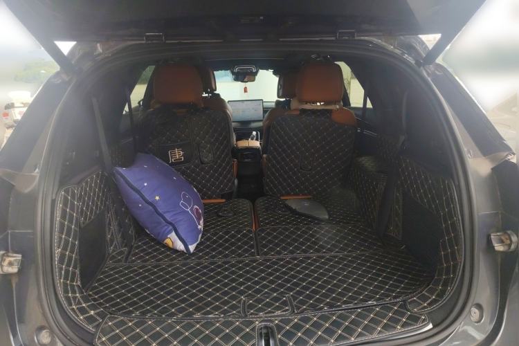 Used BYD Tang New Energy 2022 EV 635 km All-Wheel-Drive Flagship Model Trunk