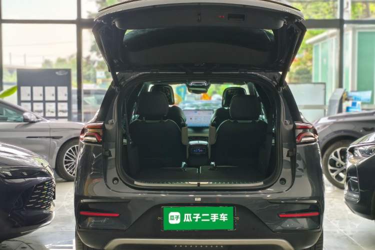 Used BYD Tang New Energy 2022 EV 635 km All-Wheel-Drive Flagship Model Trunk