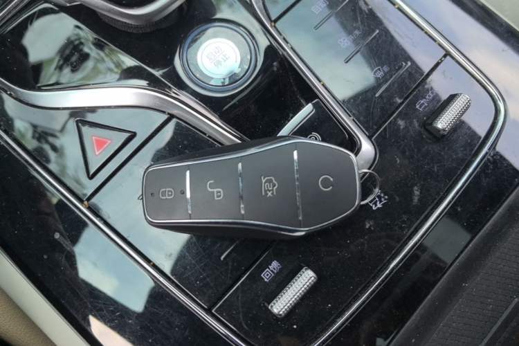 Used BYD Tang New Energy 2022 EV 635 km All-Wheel-Drive Flagship Model Vehicle Key