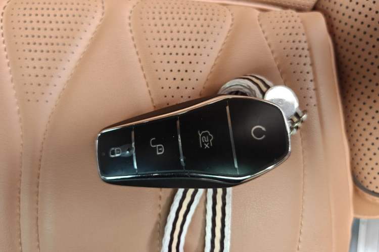 Used BYD Tang New Energy 2022 DM-p 215KM Four-Wheel Drive Flagship Model Vehicle Key