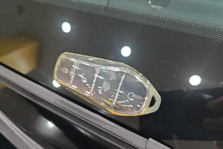 Used BYD Tang New Energy 2022 EV 730KM Luxury Model Vehicle Key
