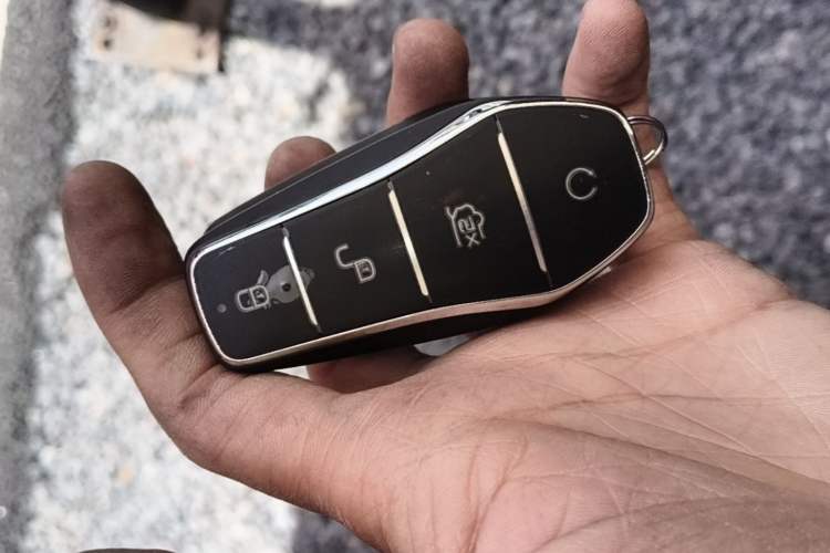 Used BYD Tang New Energy 2022 EV 730KM Luxury Model Vehicle Key