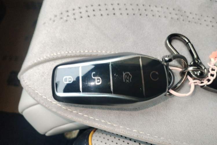 Used BYD Tang New Energy 2022 DM-p 215KM Four-Wheel Drive Flagship Model Vehicle Key