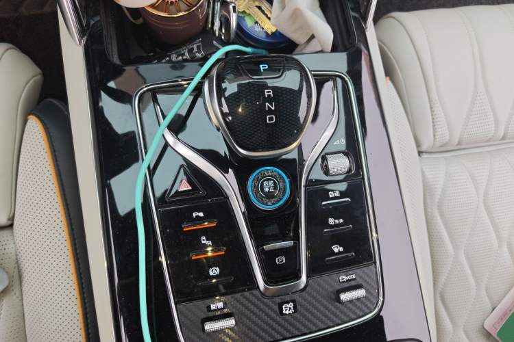 Used BYD Tang New Energy 2022 EV 730KM Luxury Model Gear Lever