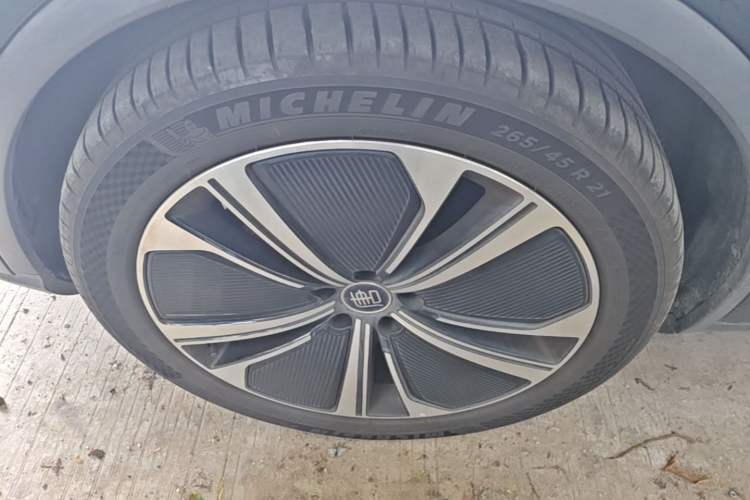 Used BYD Tang New Energy 2022 EV 635 km All-Wheel-Drive Flagship Model Left Front Wheel Hub