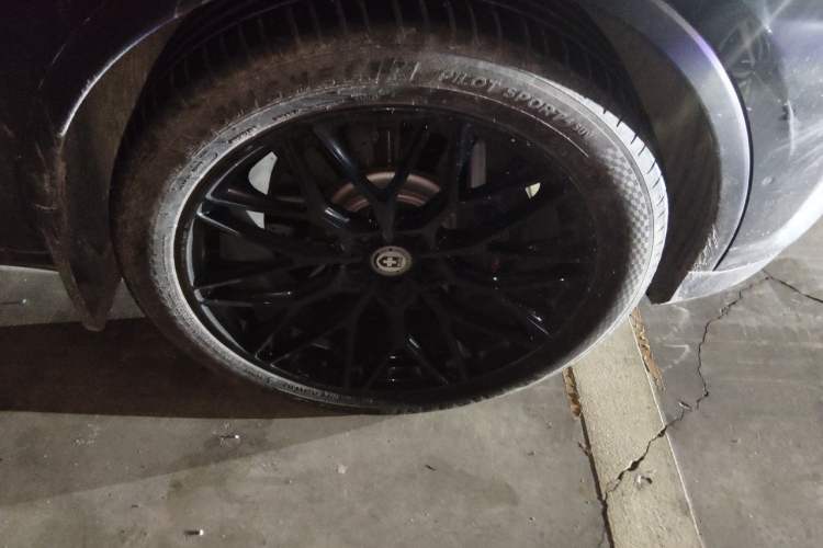 Used BYD Tang New Energy 2022 DM-p 215KM Four-Wheel Drive Flagship Model Right Front Wheel Hub