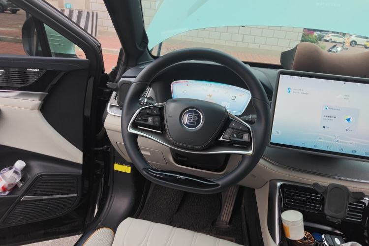 Used BYD Tang New Energy 2022 EV 730KM Luxury Model Steering Wheel