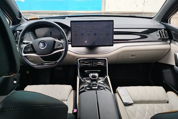 Used BYD Tang New Energy 2022 EV 635 km All-Wheel-Drive Flagship Model Center Console