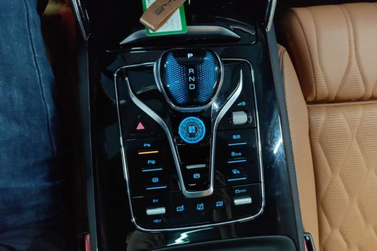Used BYD Tang New Energy 2022 DM-p 215KM Four-Wheel Drive Flagship Model Gear Lever