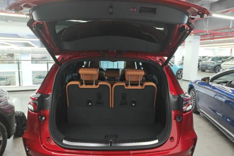 Used BYD Tang New Energy 2022 DM-p 215KM Four-Wheel Drive Flagship Model Trunk