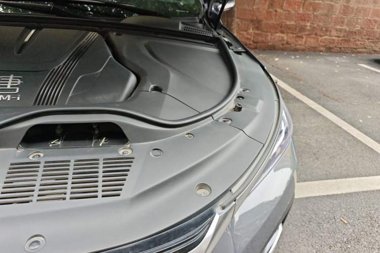 Used BYD Tang New Energy 2022 DM-i 252km Luxury Model Engine Bay Left