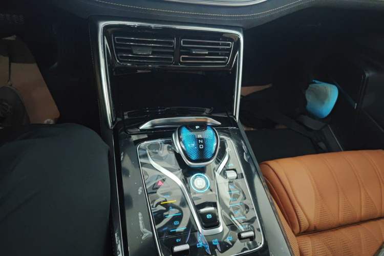 Used BYD Tang New Energy 2022 DM-p 215 km All-Wheel-Drive Deluxe Model Gear Lever