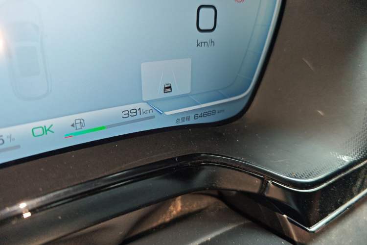 Used BYD Tang New Energy 2022 DM-i 252km Luxury Model Odometer Close Up