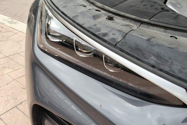 Used BYD Tang New Energy 2022 EV 635 km All-Wheel-Drive Flagship Model Right Front Headlight
