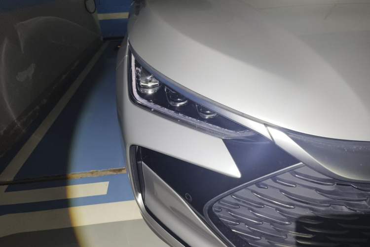 Used BYD Tang New Energy 2022 DM-p 215KM Four-Wheel Drive Flagship Model Right Front Headlight