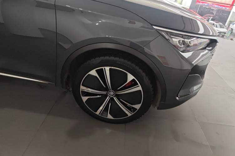 Used BYD Tang New Energy 2022 DM-p 215 km All-Wheel-Drive Deluxe Model Right Front Wheel Hub