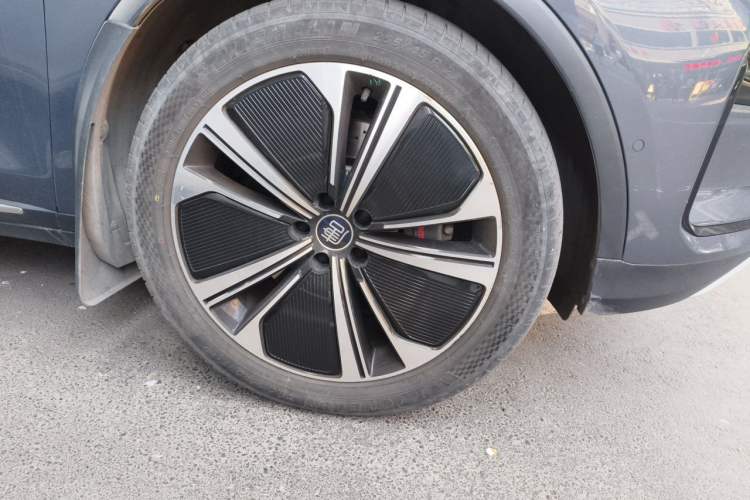 Used BYD Tang New Energy 2022 DM-p 215KM Four-Wheel Drive Flagship Model Right Front Wheel Hub