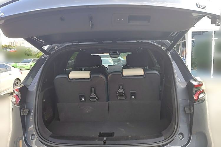 Used BYD Tang New Energy 2022 EV 730KM Luxury Model Trunk