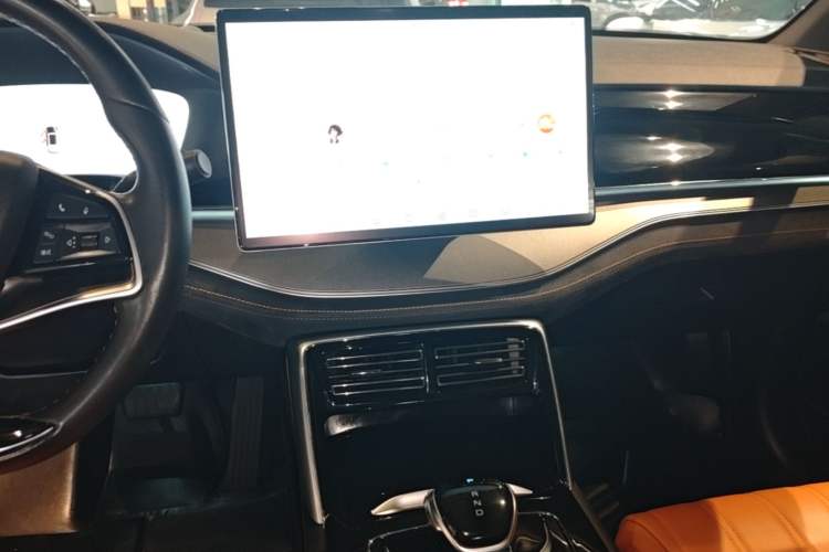 Used BYD Tang New Energy 2022 EV 730KM Luxury Model Audio And AC Panel