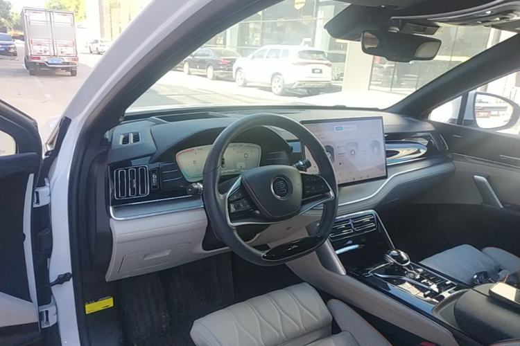 Used BYD Tang New Energy 2022 DM-p 215KM Four-Wheel Drive Flagship Model Center Console
