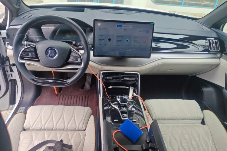 Used BYD Tang New Energy 2022 DM-p 215 km All-Wheel-Drive Deluxe Model Center Console
