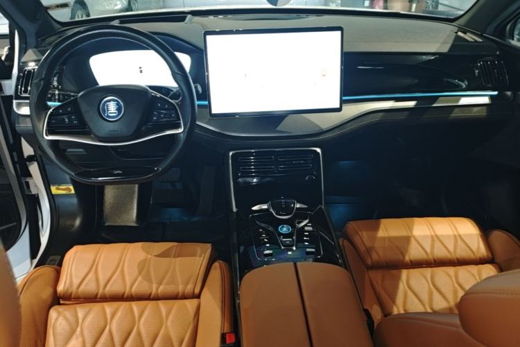 Used BYD Tang New Energy 2022 EV 730KM Luxury Model Center Console