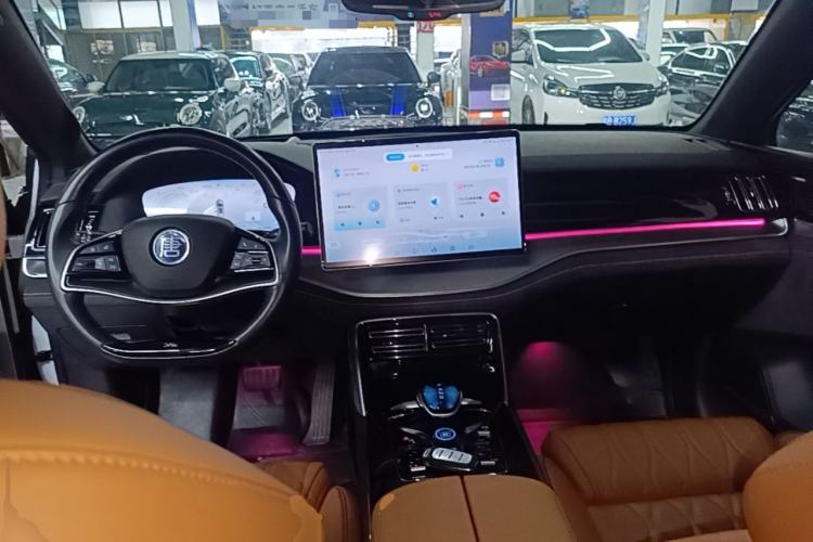 Used BYD Tang New Energy 2022 EV 730KM Luxury Model Center Console
