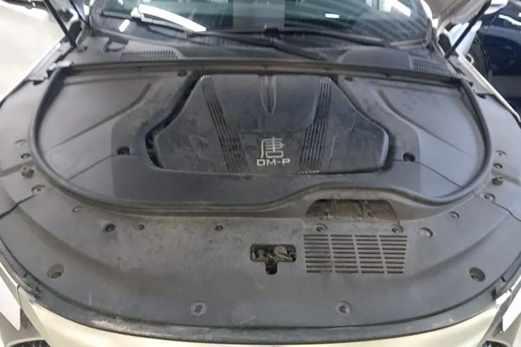 Used BYD Tang New Energy 2022 DM-p 215 km All-Wheel-Drive Deluxe Model Engine Bay