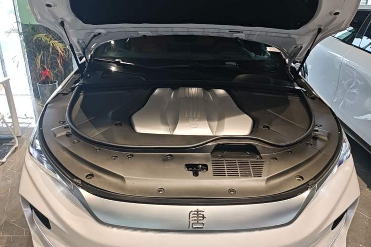 Used BYD Tang New Energy 2022 EV 730KM Luxury Model Engine Bay