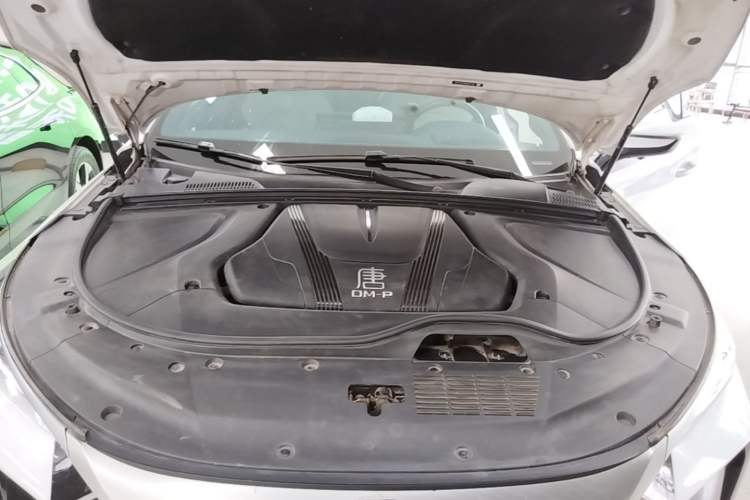 Used BYD Tang New Energy 2022 DM-p 215KM Four-Wheel Drive Flagship Model Engine Bay