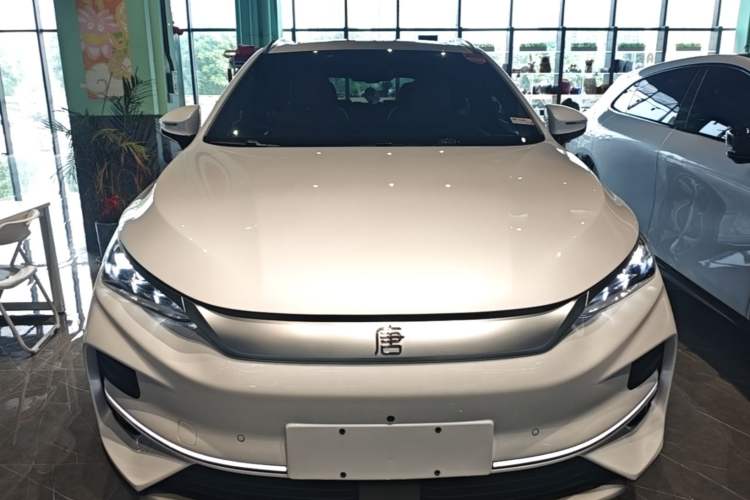 Used BYD Tang New Energy 2022 EV 730KM Luxury Model Front