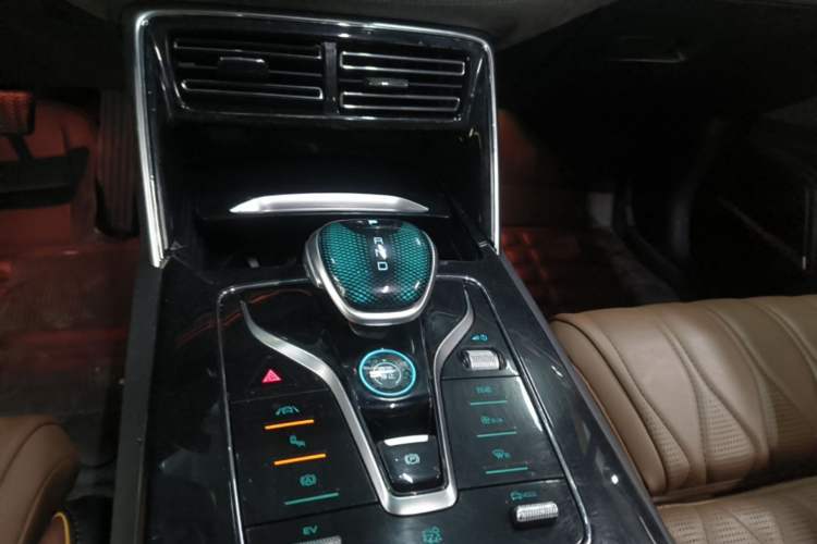 Used BYD Tang New Energy 2022 DM-i 252km Luxury Model Gear Lever