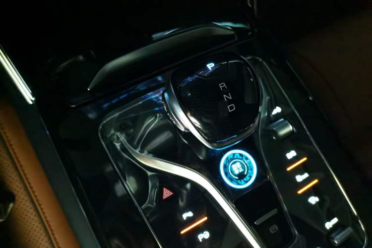 Used BYD Tang New Energy 2022 DM-p 215KM Four-Wheel Drive Flagship Model Gear Lever