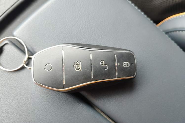 Used BYD Tang New Energy 2022 DM-i 252km Luxury Model Interior 1