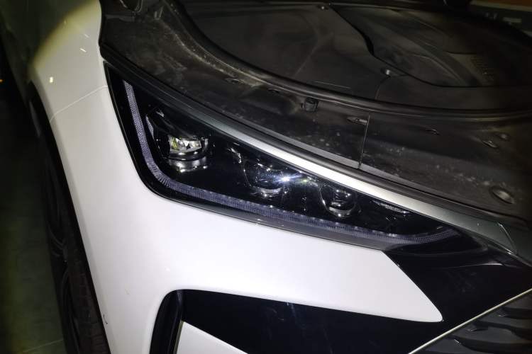 Used BYD Tang New Energy 2022 DM-p 215KM Four-Wheel Drive Flagship Model Right Front Headlight