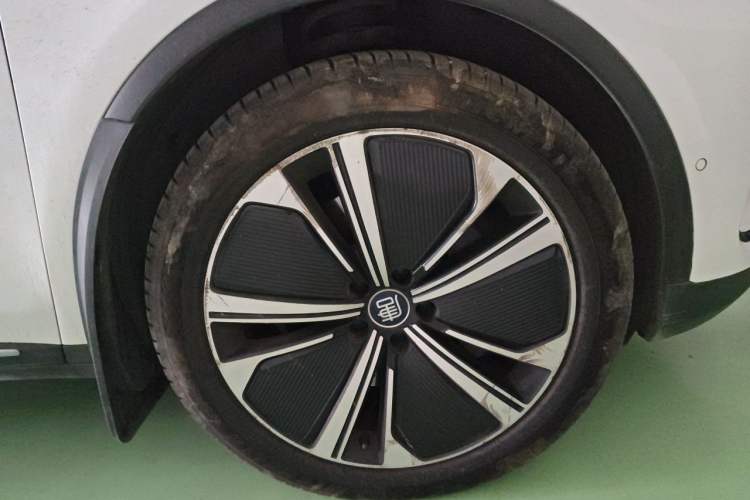 Used BYD Tang New Energy 2022 DM-p 215KM Four-Wheel Drive Flagship Model Right Front Wheel Hub