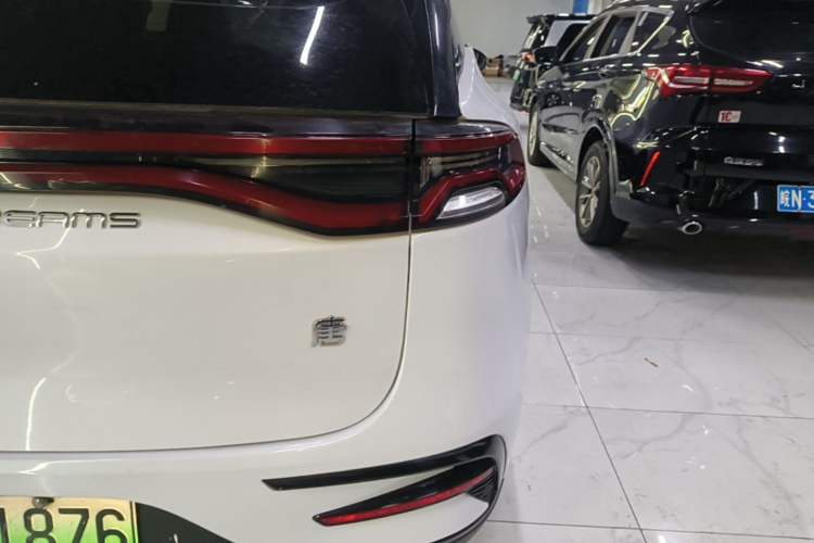 Used BYD Tang New Energy 2022 DM-i 252km Luxury Model Right Rear Taillight