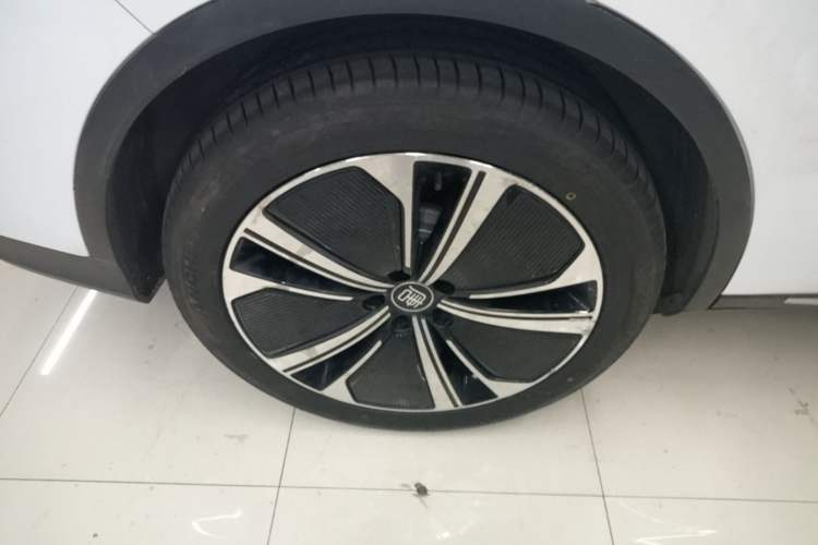Used BYD Tang New Energy 2022 DM-p 215 km All-Wheel-Drive Deluxe Model Right Rear Wheel Hub