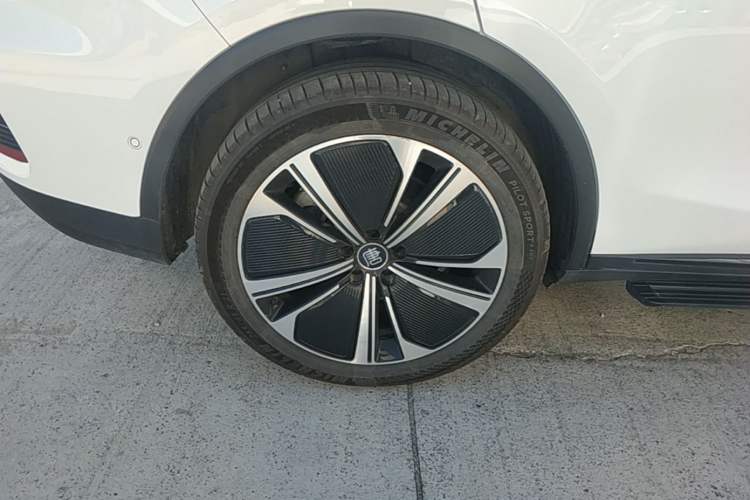 Used BYD Tang New Energy 2022 DM-p 215KM Four-Wheel Drive Flagship Model Right Rear Wheel Hub