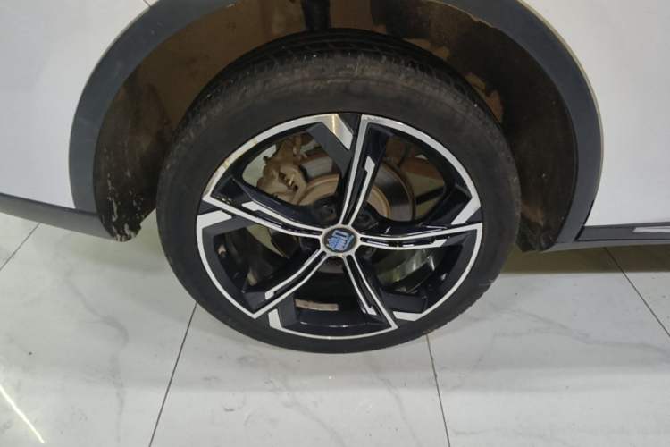 Used BYD Tang New Energy 2022 DM-i 252km Luxury Model Right Rear Wheel Hub